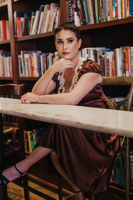Sara Elliott - queer fiction author
